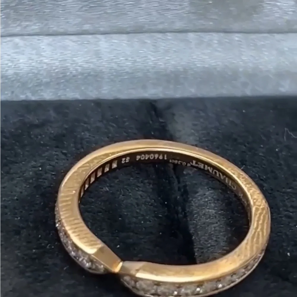 TRIOMPHE DE CHAUMET WEDDING BAND
Rose gold, diamonds, 2.5 mm - Picture 5 of 8
